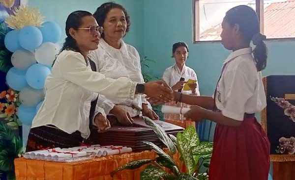 SDN 197 Hatu Gelar Kelulusan