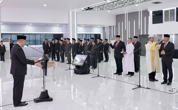 Lantik 78 Pejabat Struktural, Wamen Ossy Ingatkan Soal Tantangan Birokrasi 1 IMG 20260718 WA00322