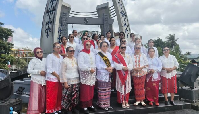 Ribuan Warga Semarakkan Parade Kebaya Ambon, PIM Maluku Bidik Rekor MURI dan Status Warisan Budaya Takbenda