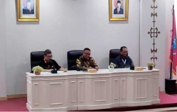 Pemkot Ambon TKPPOM Rapat Evaluasi