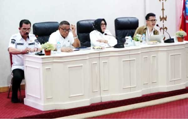 Wawali Ely Pimpin Rapat TPID Kota