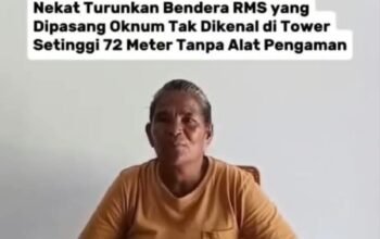 Warga Aboru Tegas Tolak Simbol RMS, Ibu Nekat Panjat Tower 72 Meter