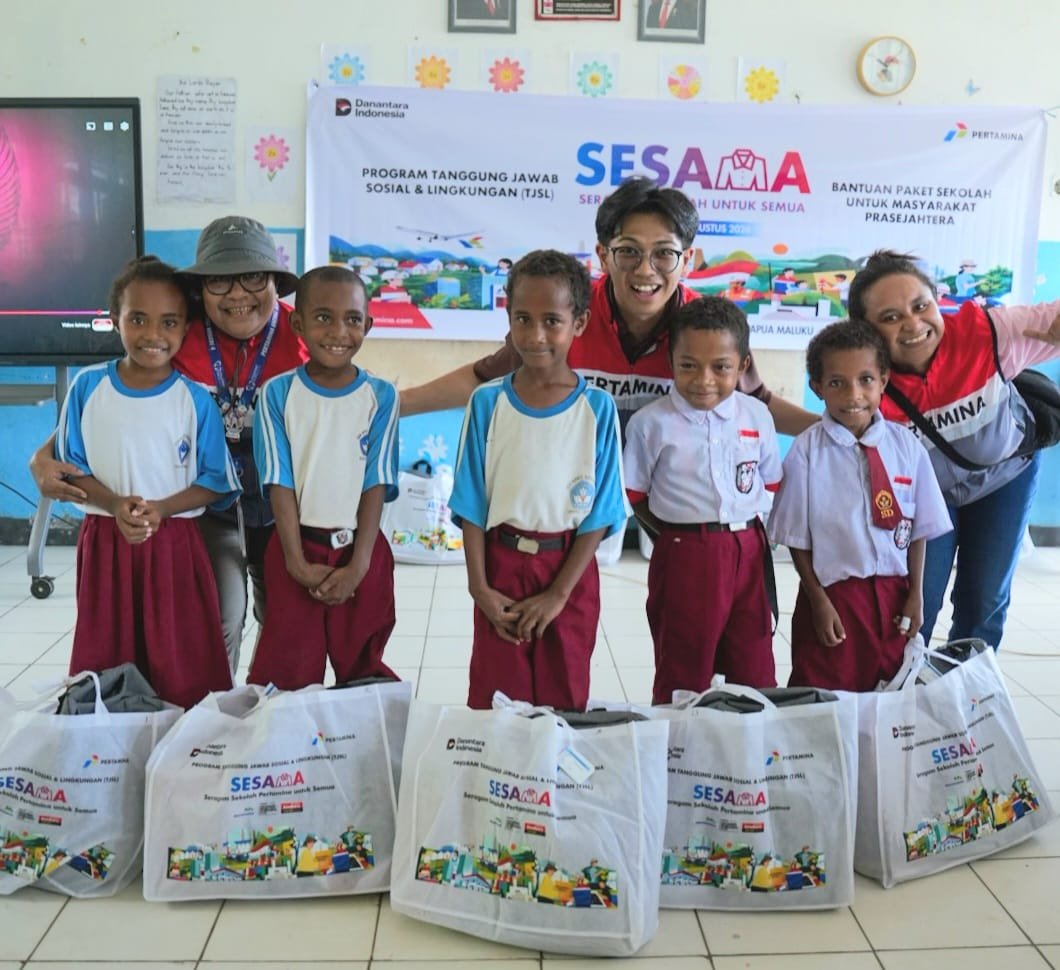 Pertamina Hadir di Pelosok Papua, Bagikan Seragam dan Perlengkapan Sekolah untuk Siswa Doromena 1 IMG 20260824 WA0002