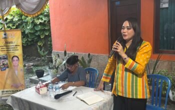 Reses di Dua Titik, Desy Hallauw Serap Aspirasi Warga Nusaniwe