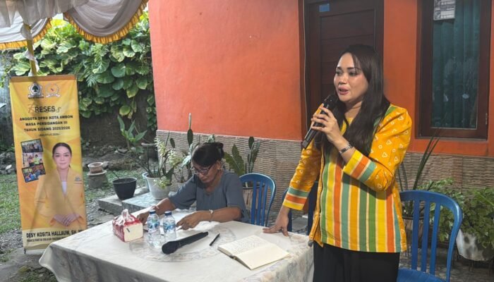 Reses di Dua Titik, Desy Hallauw Serap Aspirasi Warga Nusaniwe