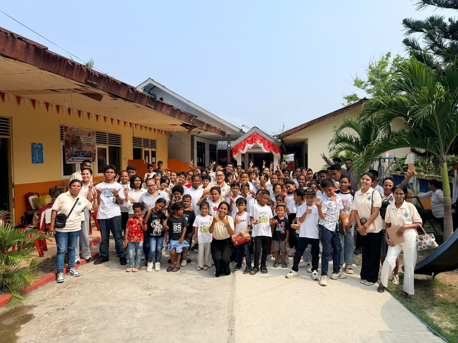 Rayakan HUT ke-28, SMTPI Jemaat Kezia Berbagi Kasih Bersama Anak-anak SLB Liliani 2 1 IMG 20261025 WA0044 scaled