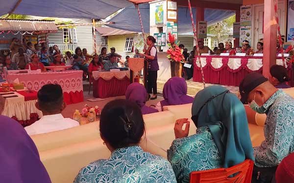 Maya Lewerissa Tinjau Posyandu Bina Mitra Galay Dubu2