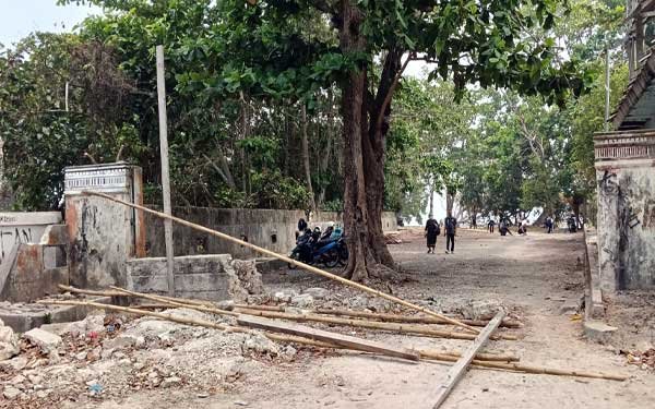 Taman Kota Dobo Dirusaki Pemabuk