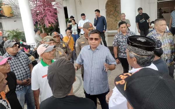 Walkot BW Respon Tuntutan GAPM Peduli Adat